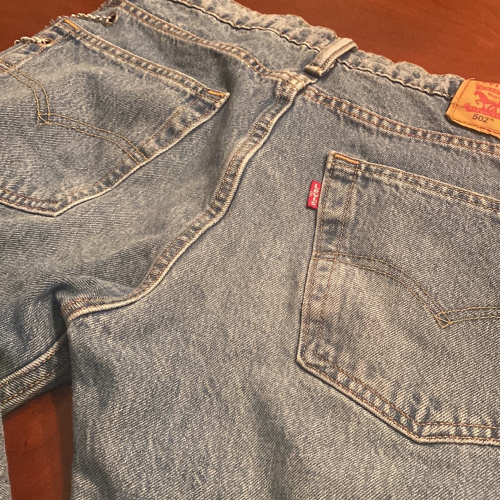 Levi’s jeans w/ side chain detail - Picture 8 of 9
